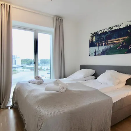 Great 2-bed Wbalcony In Harbour Apartment